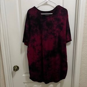 PacSun Maroon and Black Tie-Dye Tee
